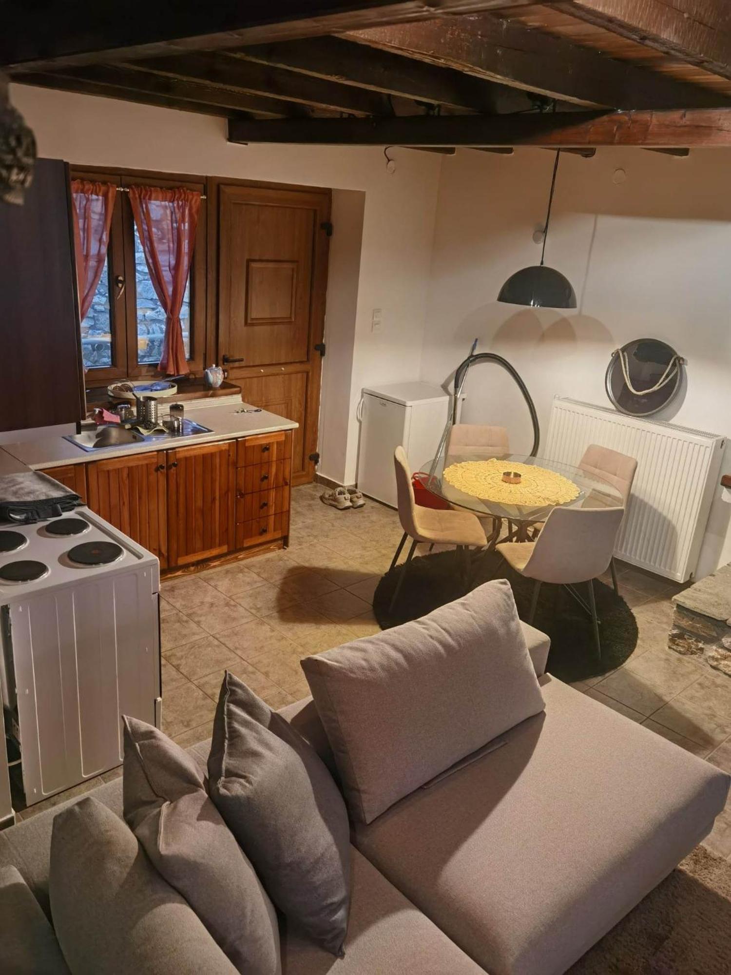 Traditional Stone Cottage In Palio Elatohori Exterior foto
